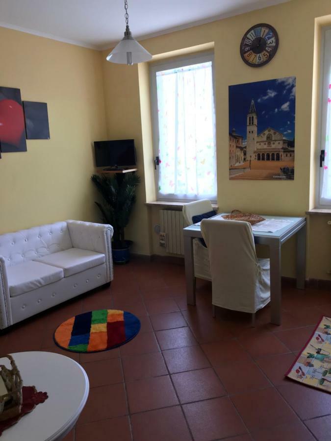 Centralhouse Spoleto Bagian luar foto