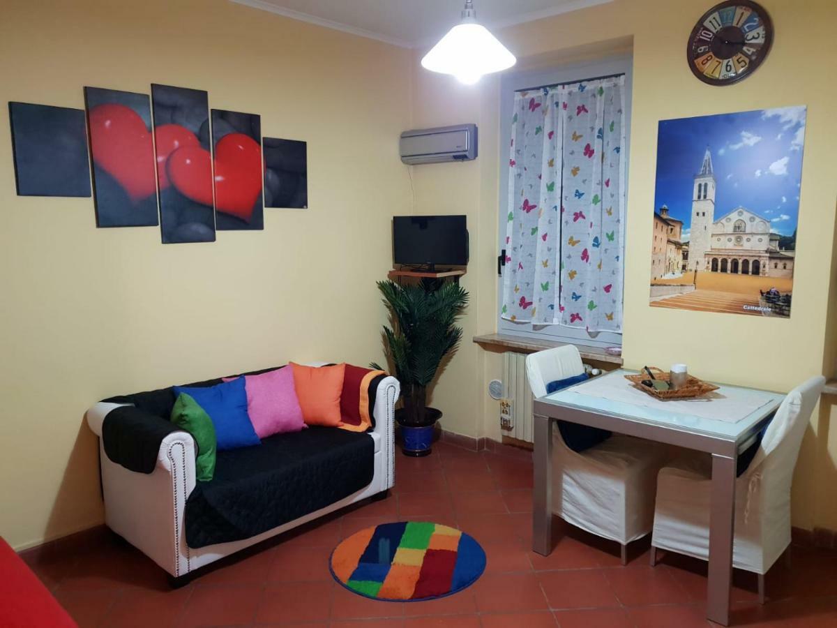 Centralhouse Spoleto Bagian luar foto