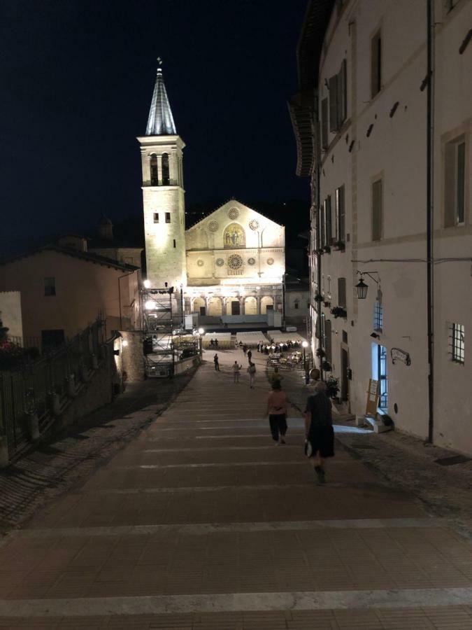 Centralhouse Spoleto Bagian luar foto